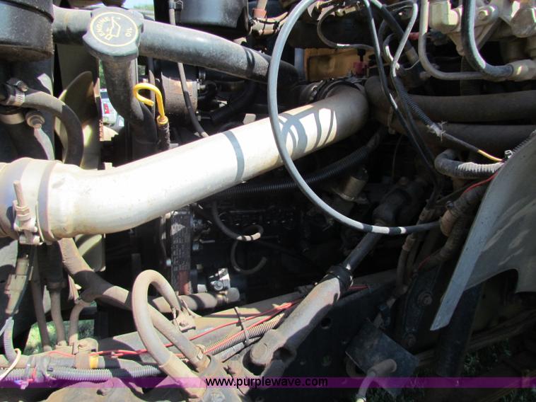 image for item B7301 1998 Ford B800 school bus