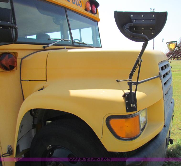 image for item B7301 1998 Ford B800 school bus