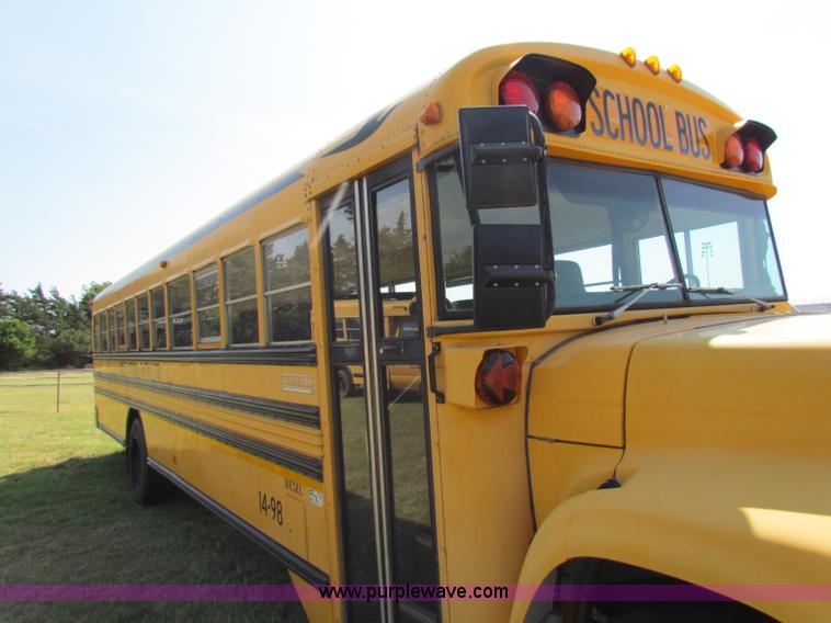 image for item B7301 1998 Ford B800 school bus