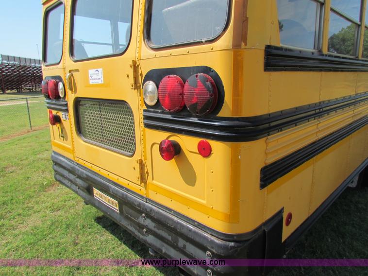 image for item B7301 1998 Ford B800 school bus