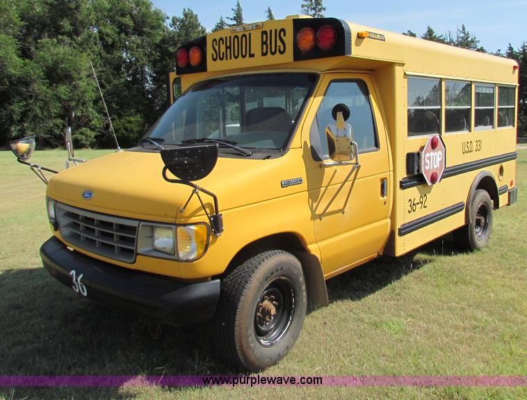 image for item B7302 1992 Ford E350 school bus