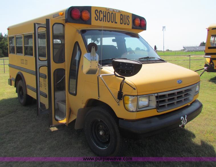 image for item B7302 1992 Ford E350 school bus