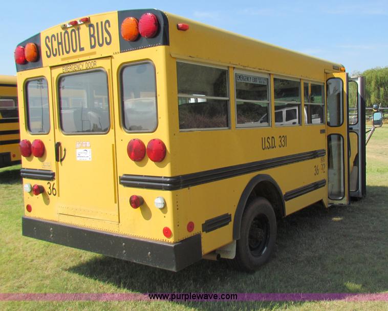 image for item B7302 1992 Ford E350 school bus