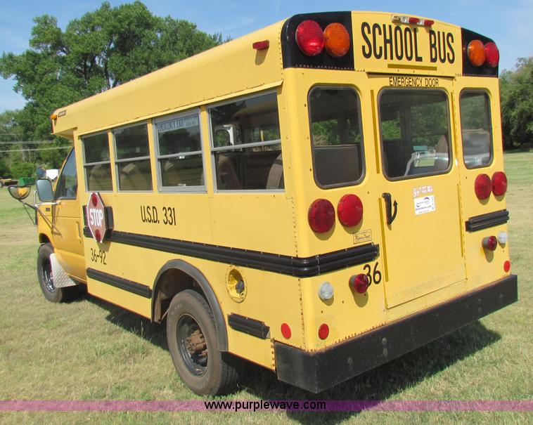 image for item B7302 1992 Ford E350 school bus