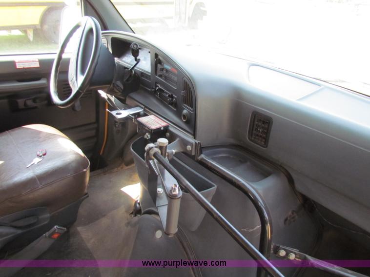 image for item B7302 1992 Ford E350 school bus