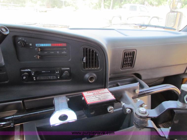 image for item B7302 1992 Ford E350 school bus