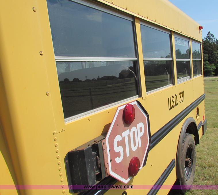 image for item B7302 1992 Ford E350 school bus