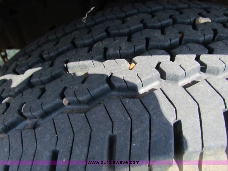 image for item B7302 1992 Ford E350 school bus