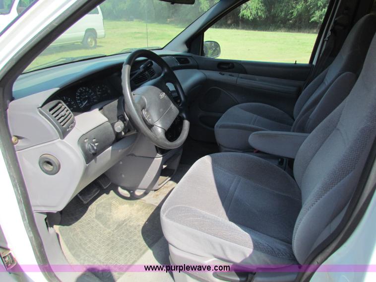 image for item B7303 1996 Ford Windstar van