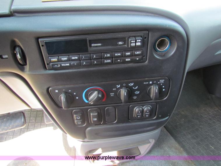 image for item B7303 1996 Ford Windstar van