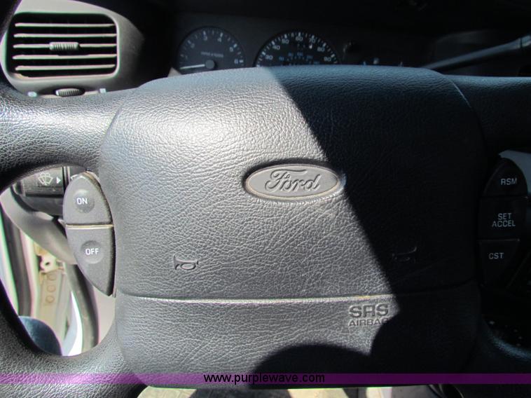 image for item B7303 1996 Ford Windstar van