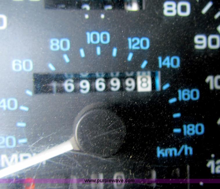 image for item B7303 1996 Ford Windstar van