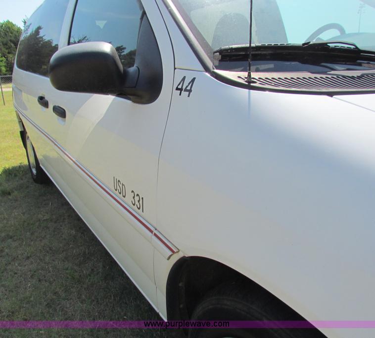 image for item B7303 1996 Ford Windstar van