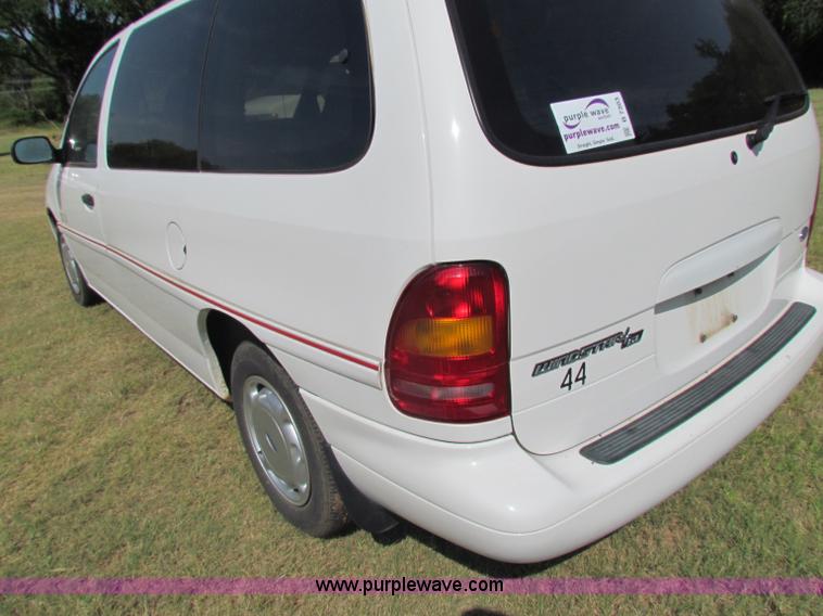 image for item B7303 1996 Ford Windstar van