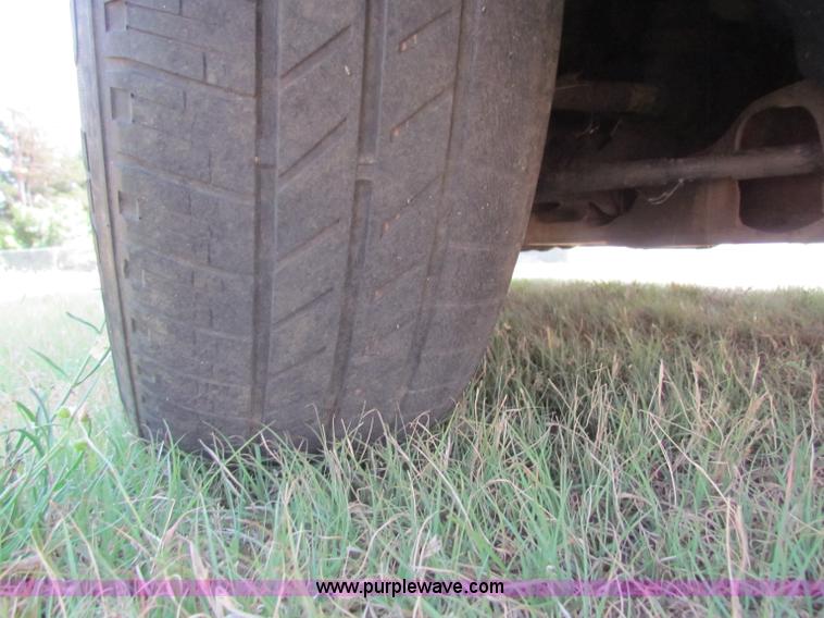 image for item B7303 1996 Ford Windstar van