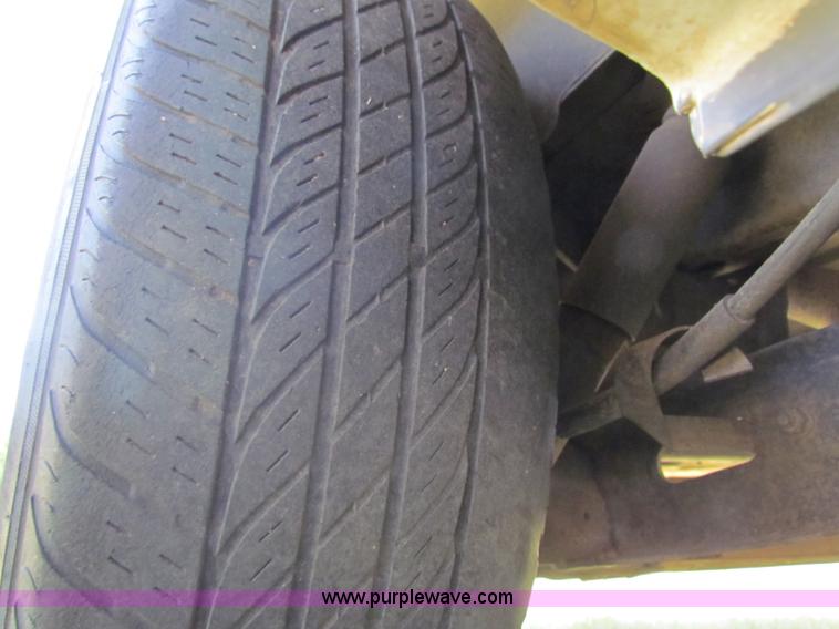 image for item B7303 1996 Ford Windstar van