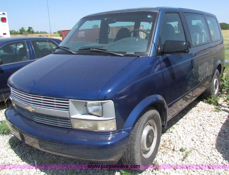 image for item B7314 1999 Chevrolet Astro van