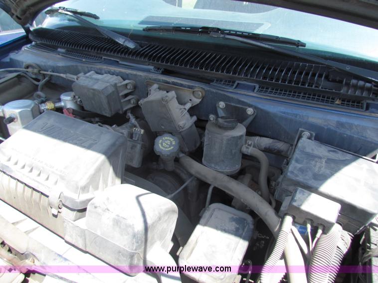 image for item B7314 1999 Chevrolet Astro van