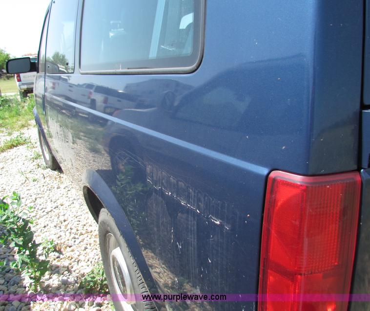 image for item B7314 1999 Chevrolet Astro van