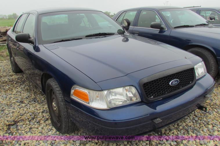 image for item B8633 2007 Ford Crown Victoria Police Interceptor