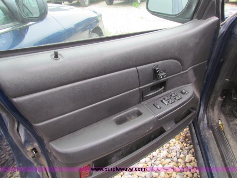 image for item B8633 2007 Ford Crown Victoria Police Interceptor