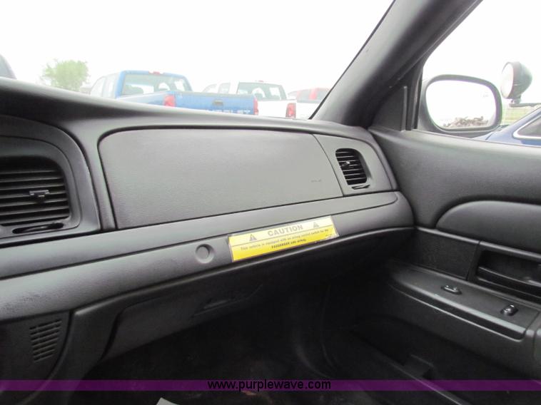 image for item B8633 2007 Ford Crown Victoria Police Interceptor