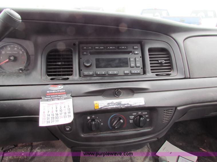 image for item B8633 2007 Ford Crown Victoria Police Interceptor