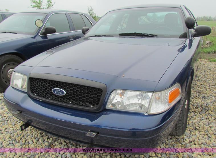 image for item B8633 2007 Ford Crown Victoria Police Interceptor