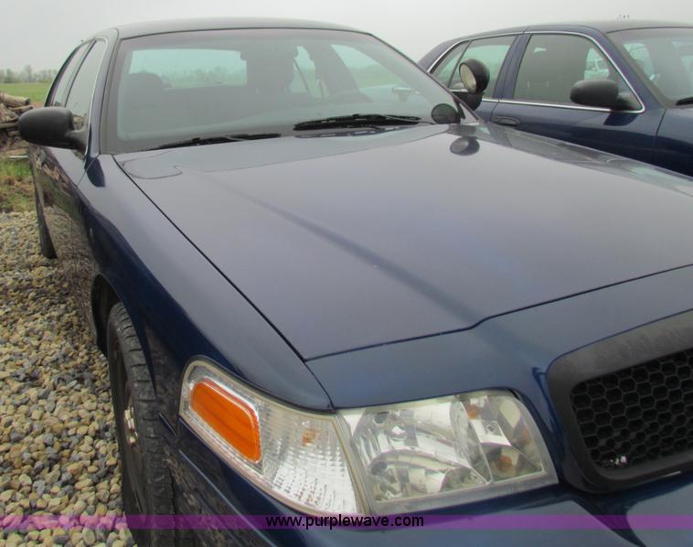 image for item B8633 2007 Ford Crown Victoria Police Interceptor