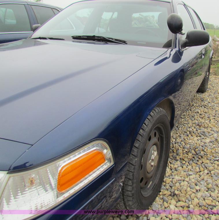 image for item B8633 2007 Ford Crown Victoria Police Interceptor