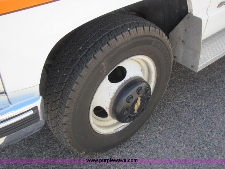 image for item C2567 1992 Chevrolet 3500 ambulance