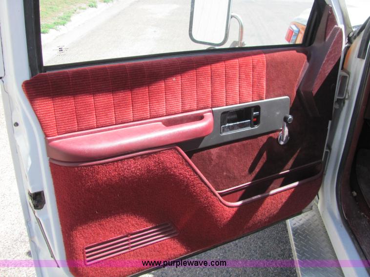 image for item C2567 1992 Chevrolet 3500 ambulance