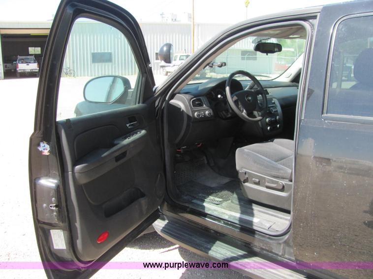 image for item C2568 2008 Chevrolet Tahoe LS SUV