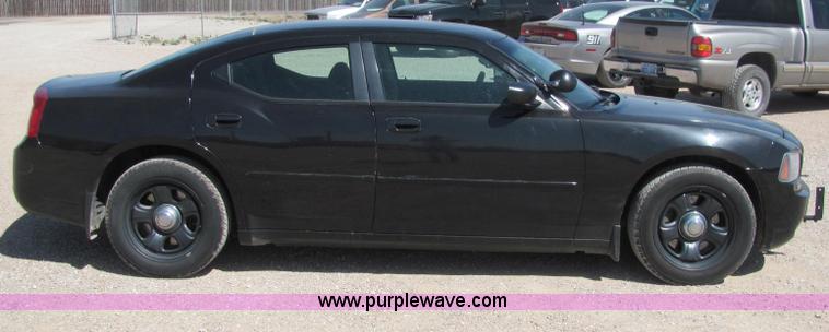 image for item C2569 2007 Dodge Charger police car
