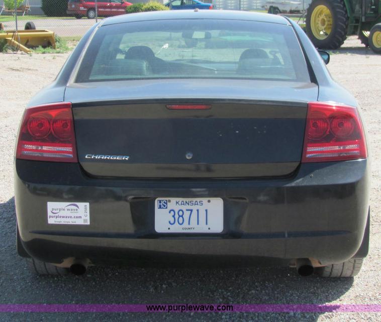 image for item C2569 2007 Dodge Charger police car