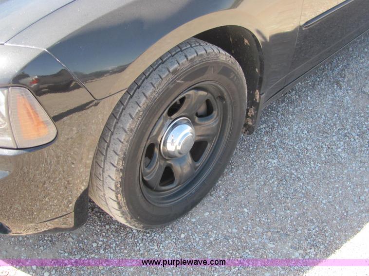 image for item C2569 2007 Dodge Charger police car