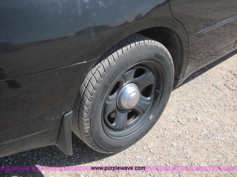 image for item C2569 2007 Dodge Charger police car