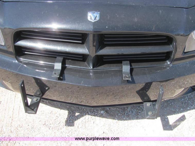 image for item C2569 2007 Dodge Charger police car