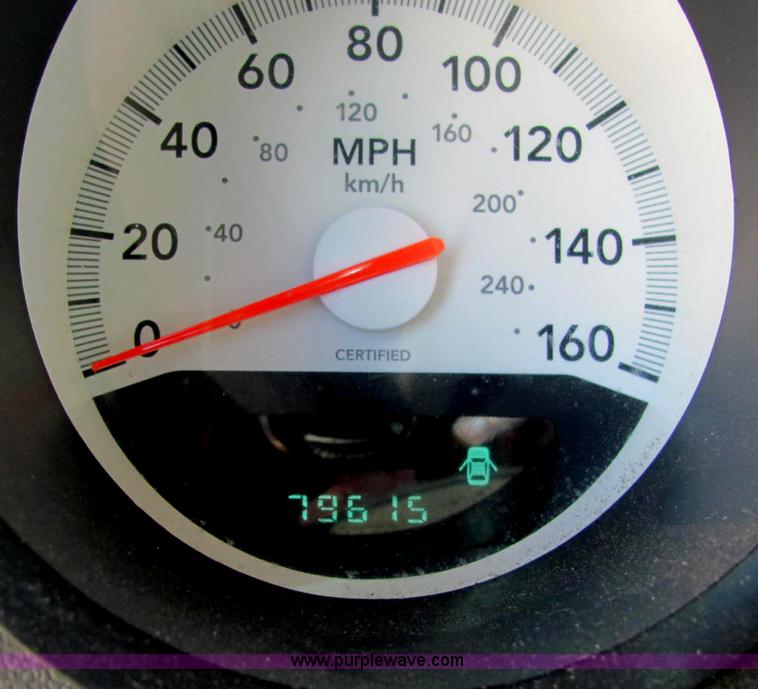 image for item C2569 2007 Dodge Charger police car