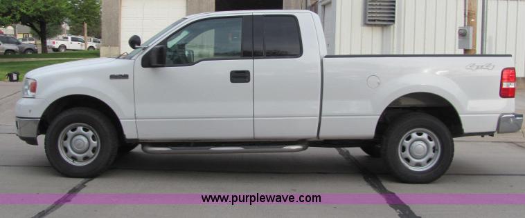 image for item C2570 2004 Ford F150 XLT Supercab pickup truck