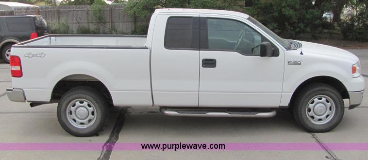image for item C2570 2004 Ford F150 XLT Supercab pickup truck