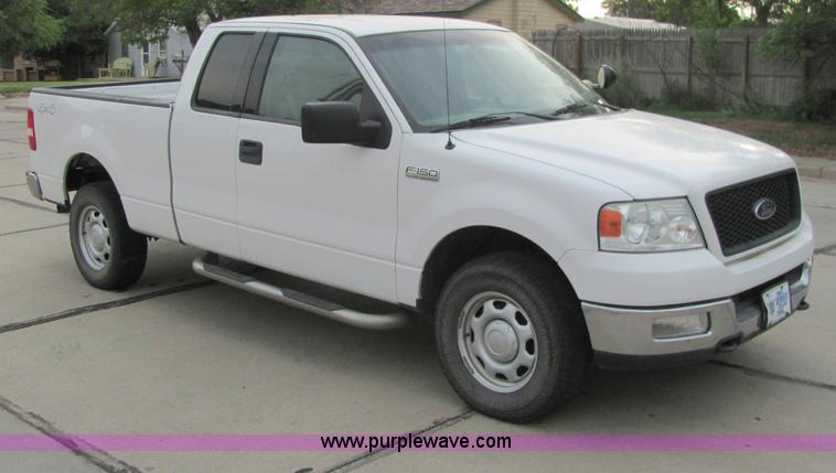 image for item C2570 2004 Ford F150 XLT Supercab pickup truck