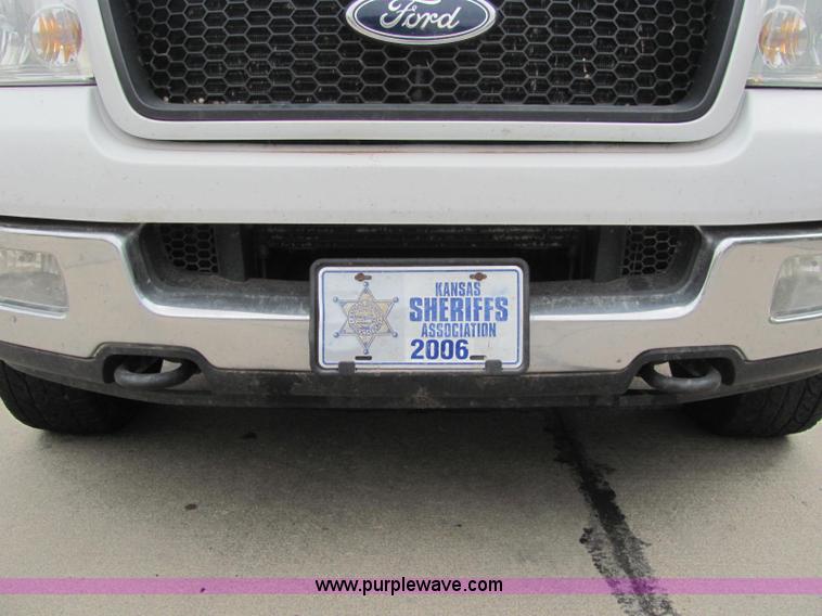 image for item C2570 2004 Ford F150 XLT Supercab pickup truck