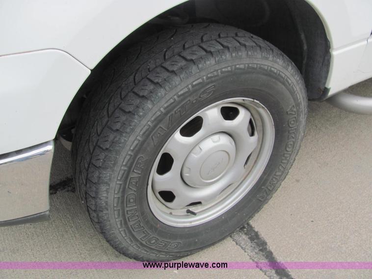 image for item C2570 2004 Ford F150 XLT Supercab pickup truck