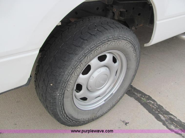 image for item C2570 2004 Ford F150 XLT Supercab pickup truck