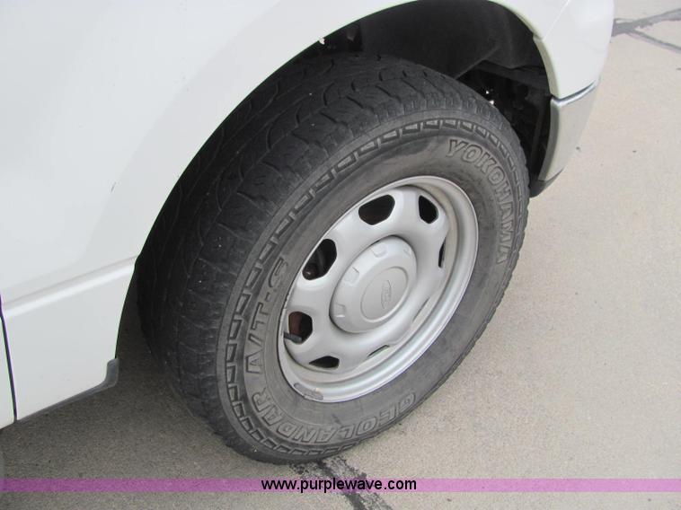 image for item C2570 2004 Ford F150 XLT Supercab pickup truck