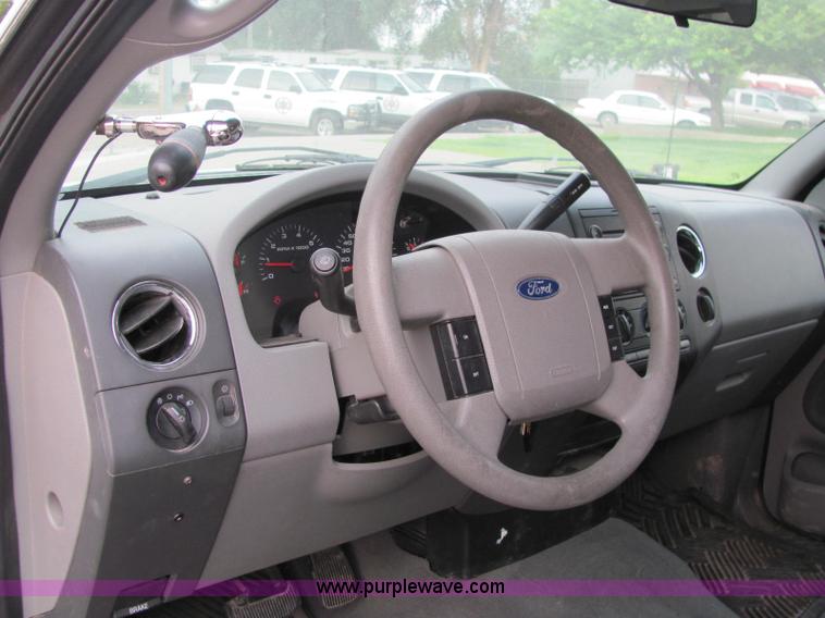 image for item C2570 2004 Ford F150 XLT Supercab pickup truck