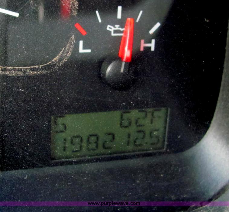 image for item C2570 2004 Ford F150 XLT Supercab pickup truck