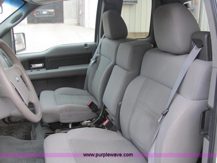 image for item C2570 2004 Ford F150 XLT Supercab pickup truck