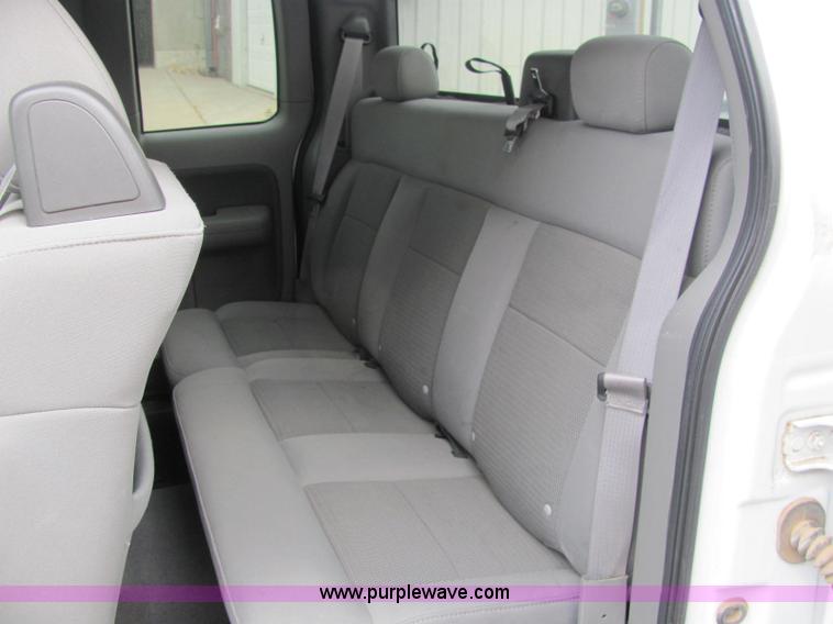 image for item C2570 2004 Ford F150 XLT Supercab pickup truck